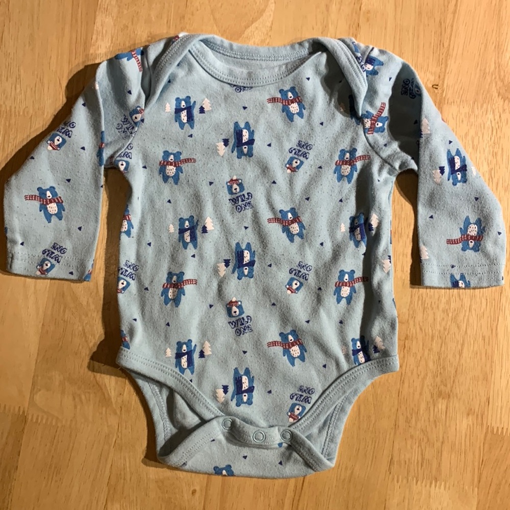 Wee Play blue long sleeve winter bear bodysuit onesie, Size 6-9m